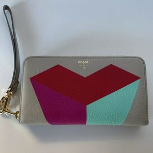 SALE❗️FOSSIL VALENTINES DAY ZIP WRISTLET WALLET